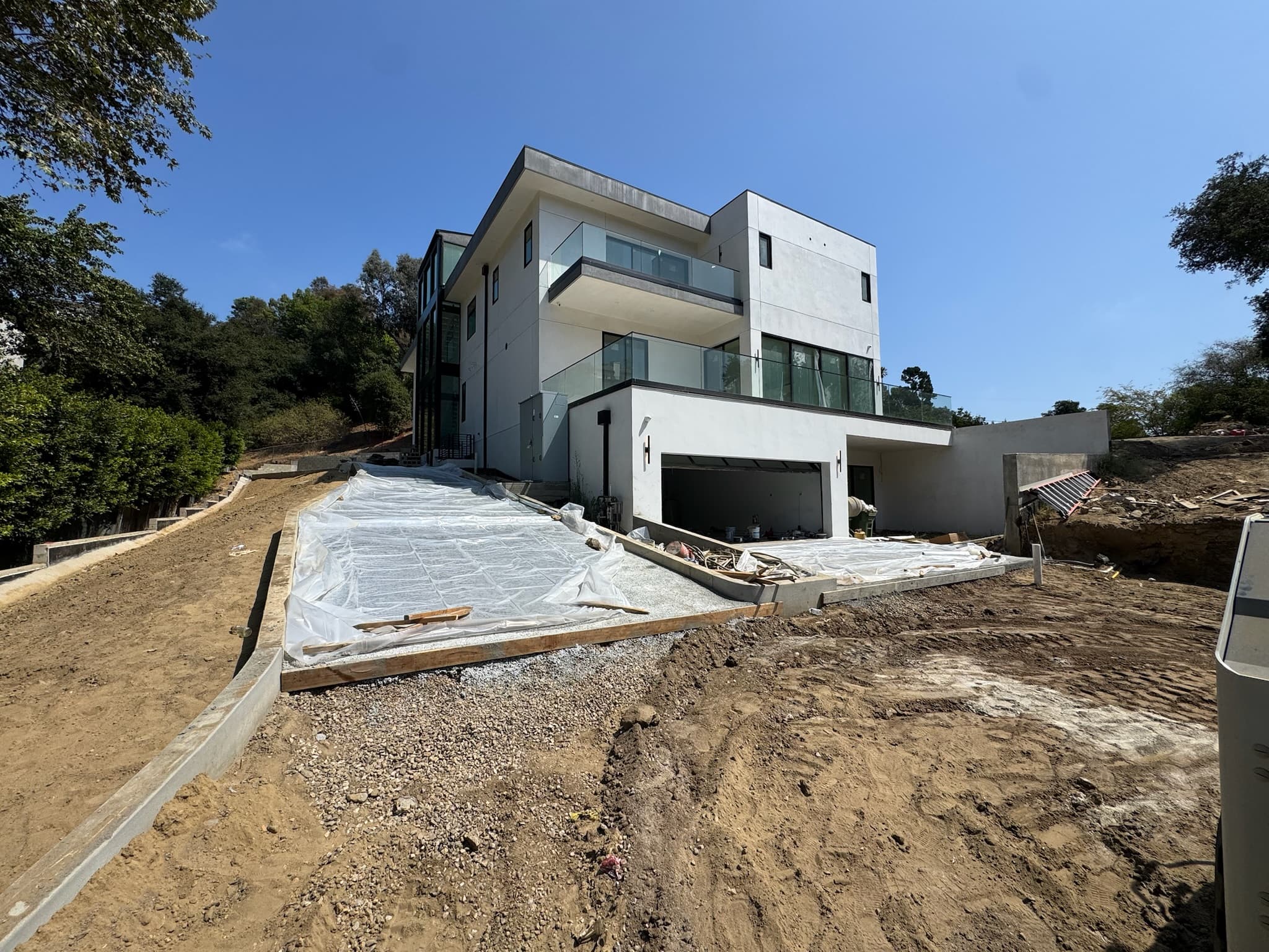 Beverly Hills Acanto PL custom home, on-site photograph 2
