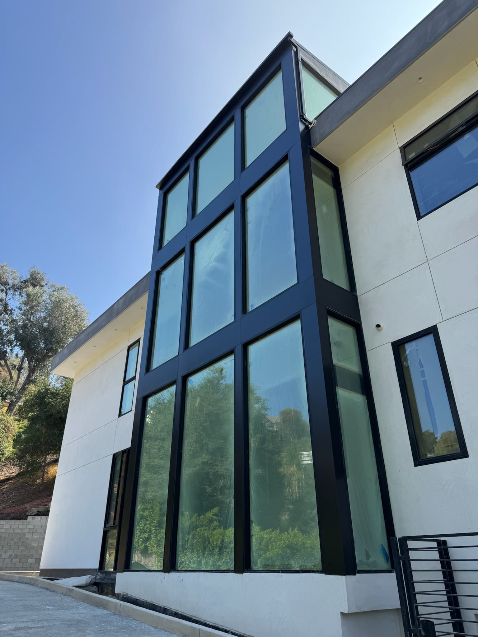 Beverly Hills Acanto PL custom home, on-site photograph 5