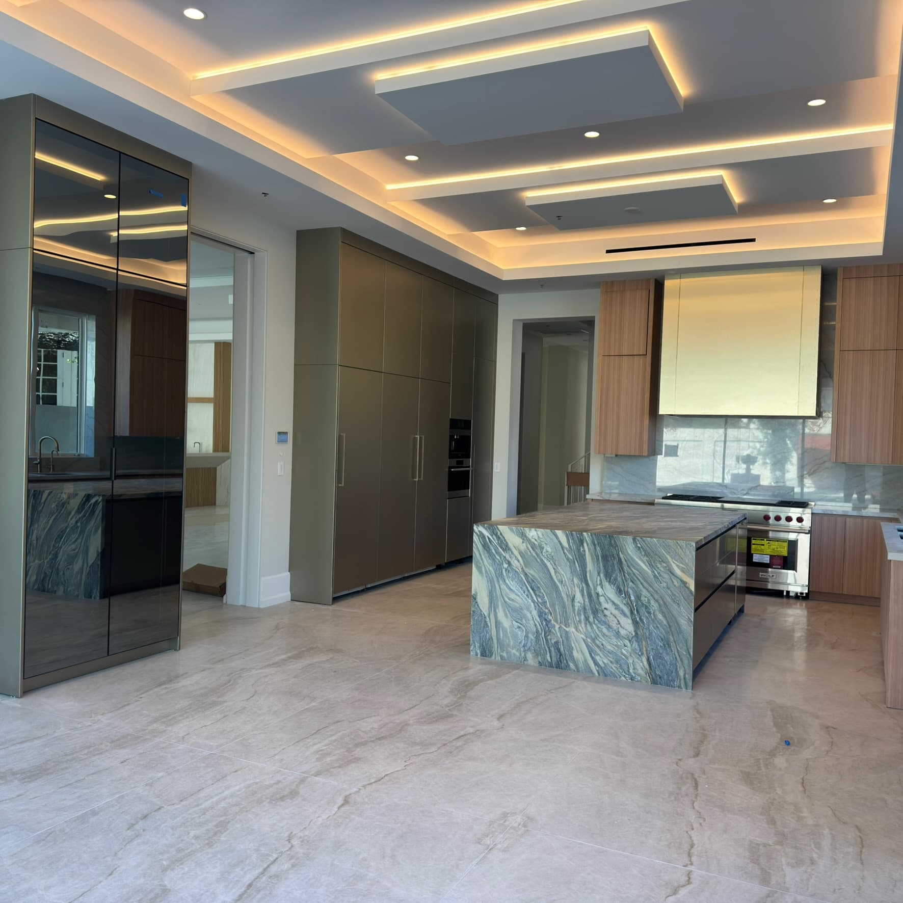Beverly Hills Camden Dr custom home, on-site photograph 1