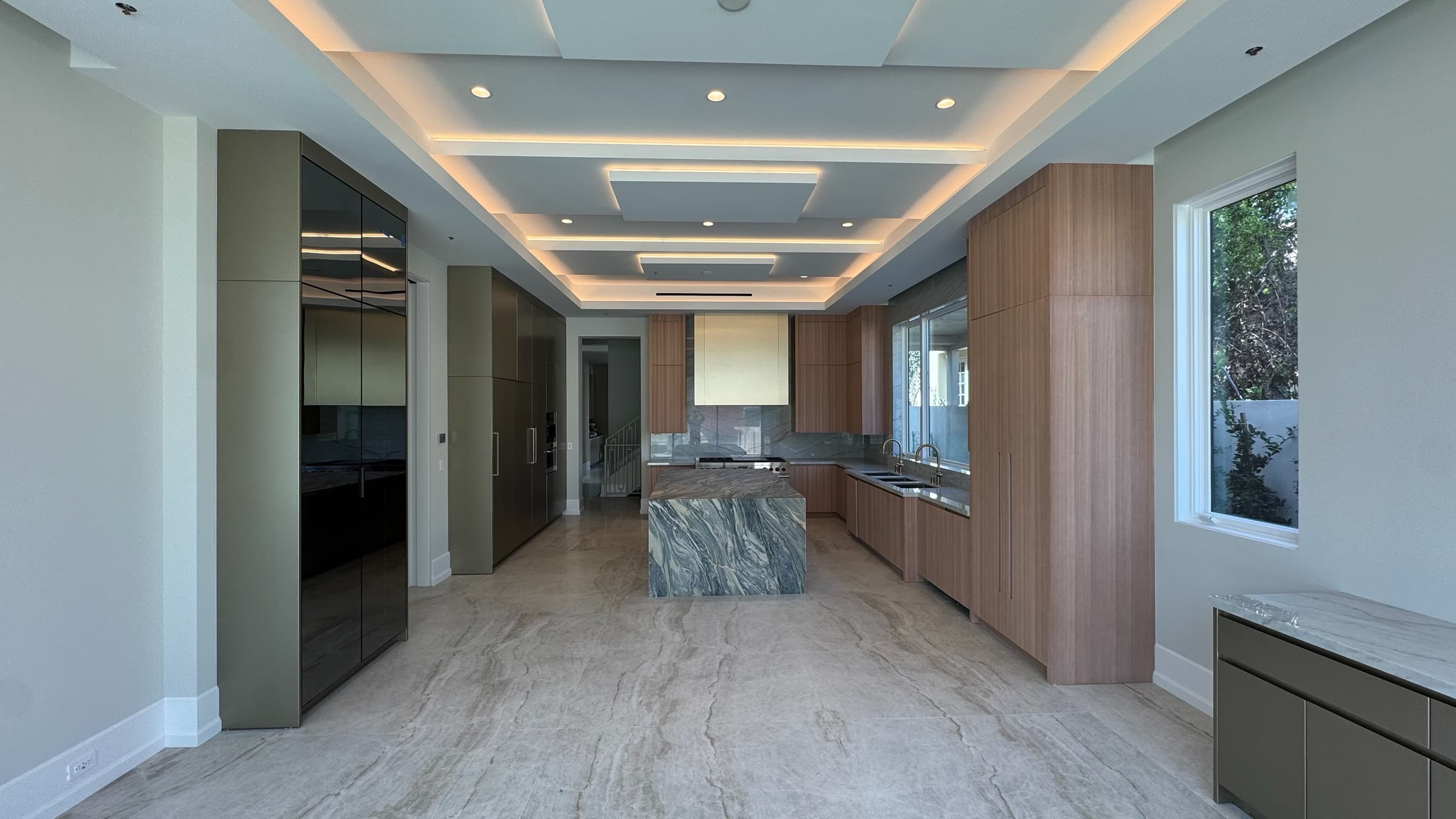 Beverly Hills Camden Dr custom home, on-site photograph 11