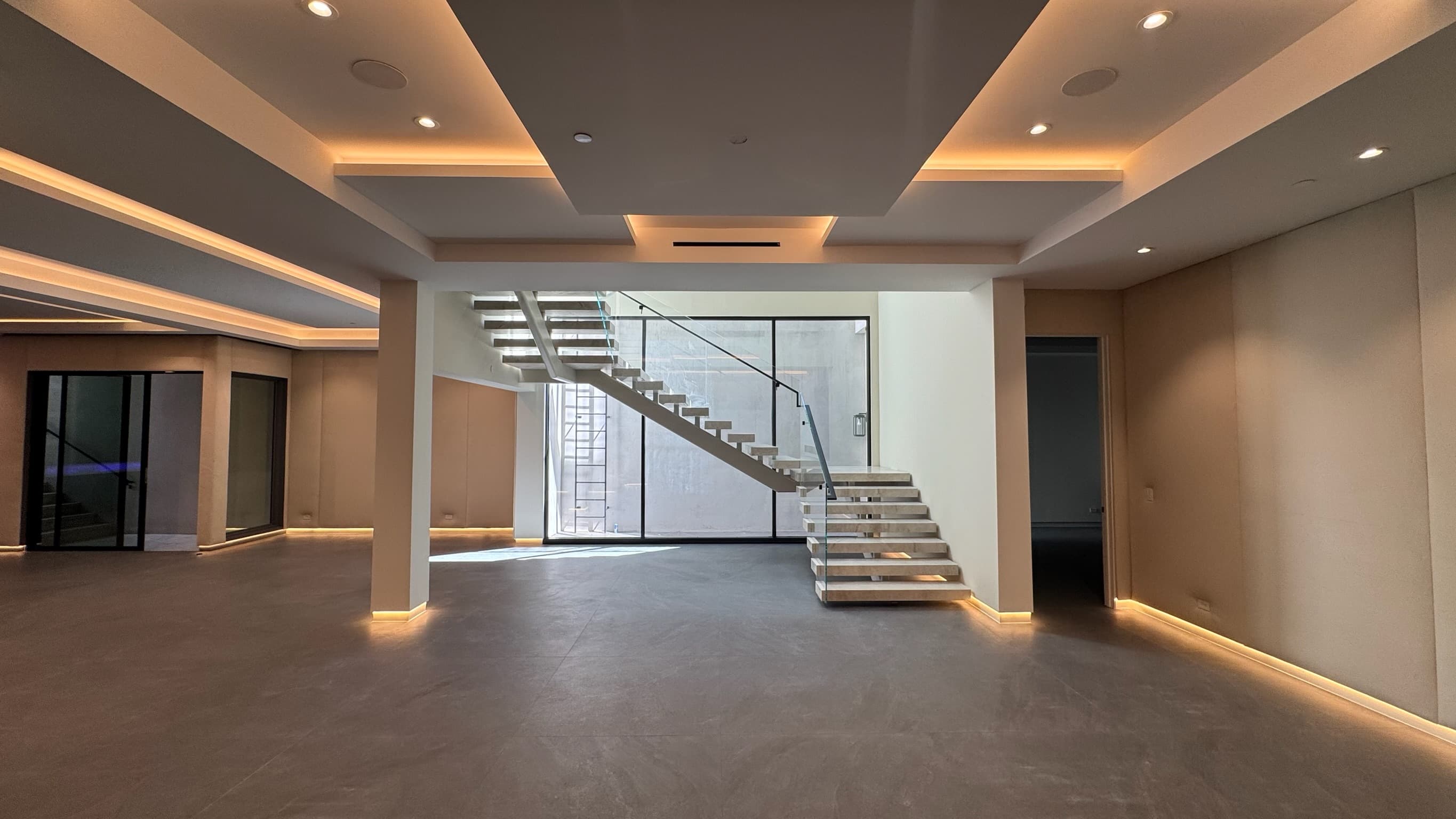 Beverly Hills Camden Dr custom home, on-site photograph 41