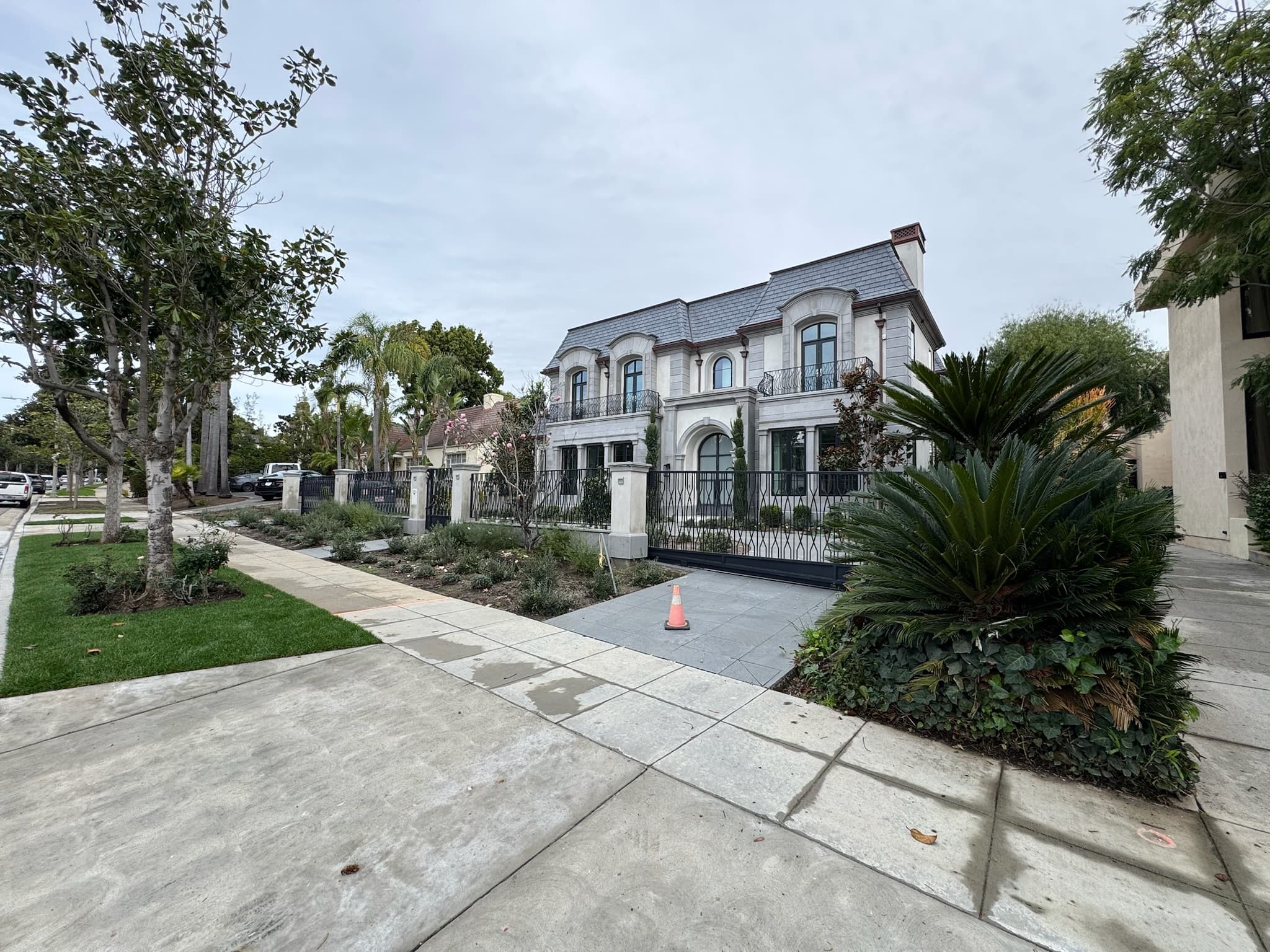 Beverly Hills Camden Dr custom home, on-site photograph 48