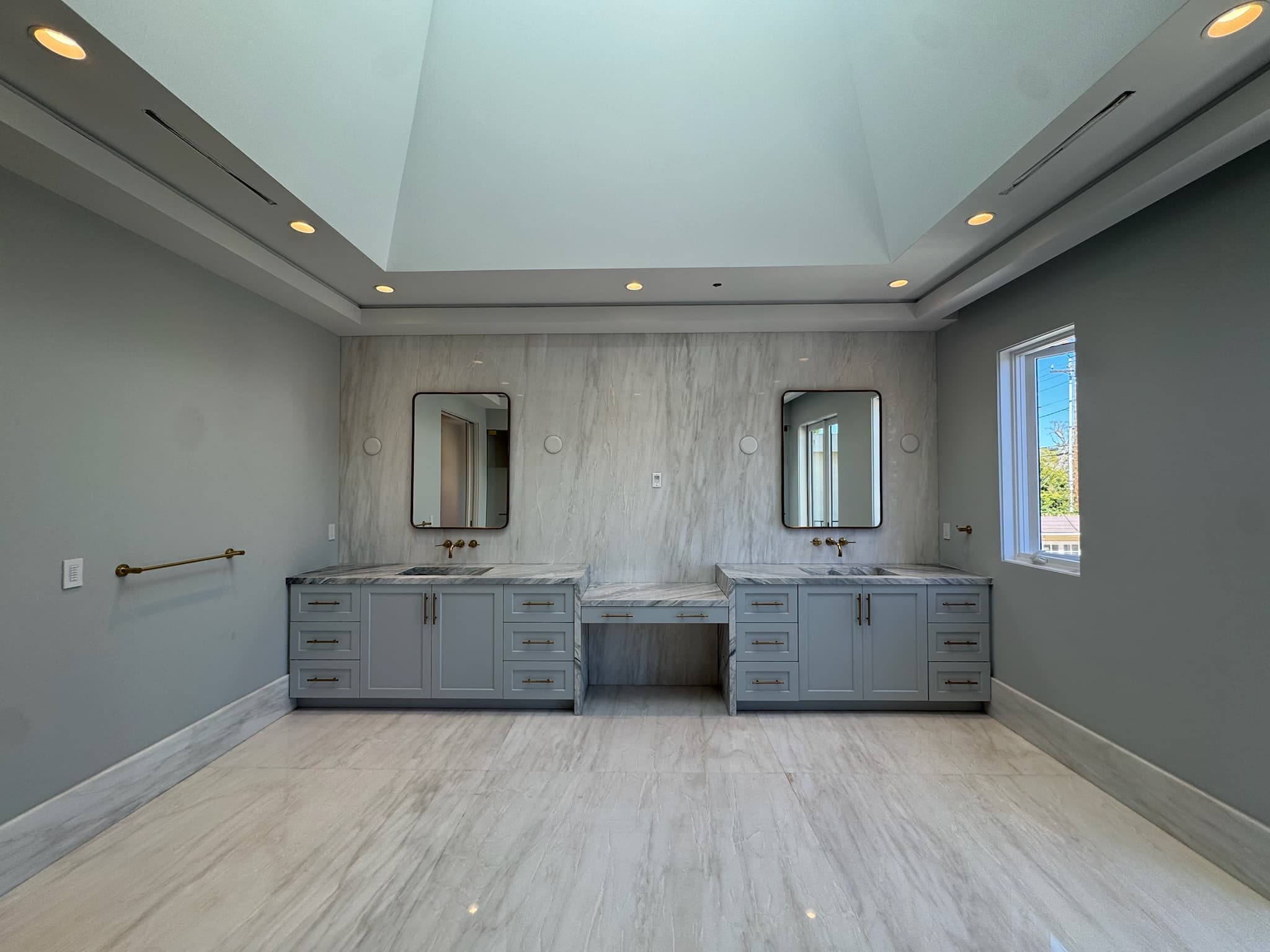 Beverly Hills Camden Dr custom home, on-site photograph 51