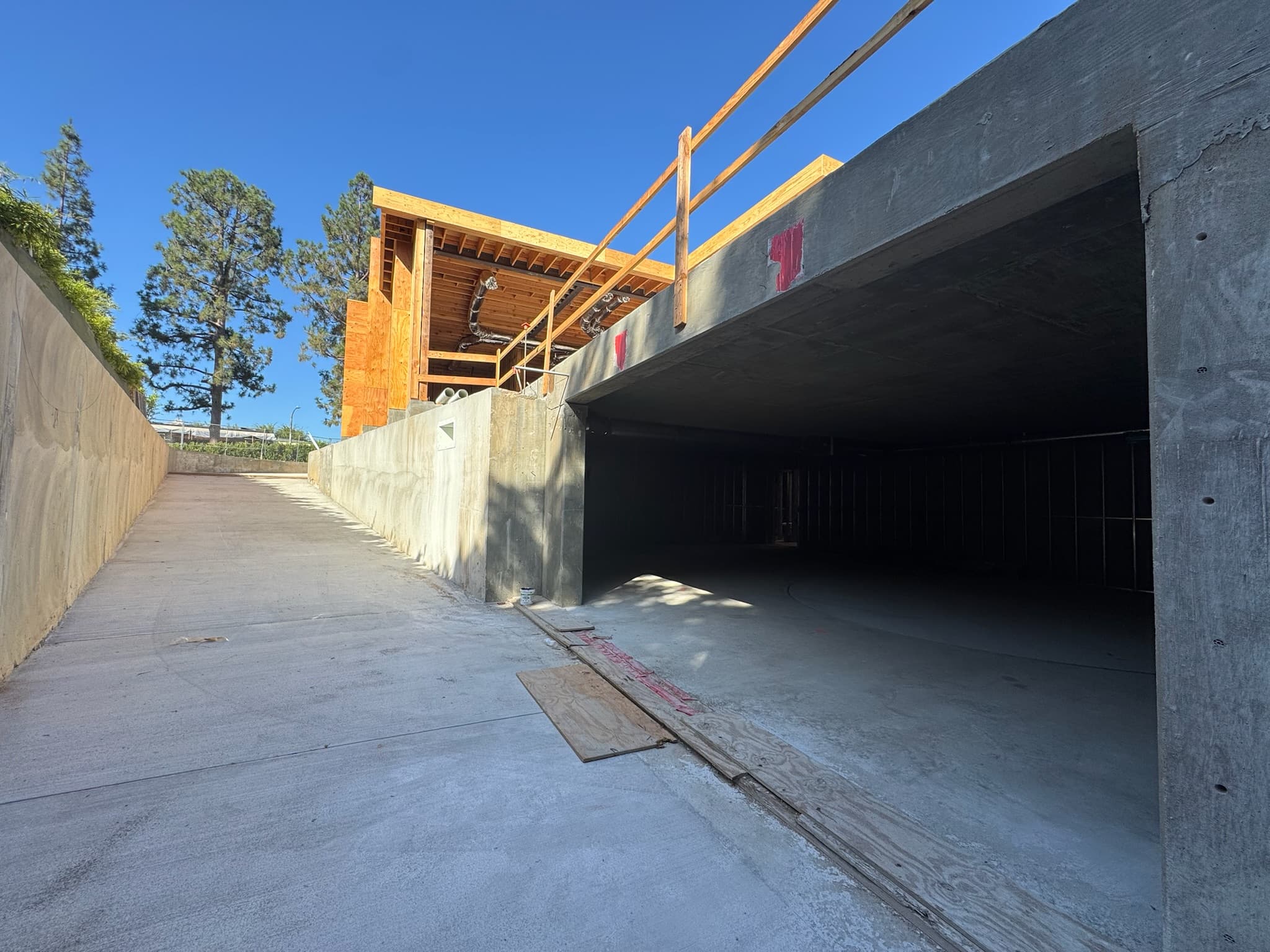 Brentwood Alpine DR custom home, on-site photograph 8