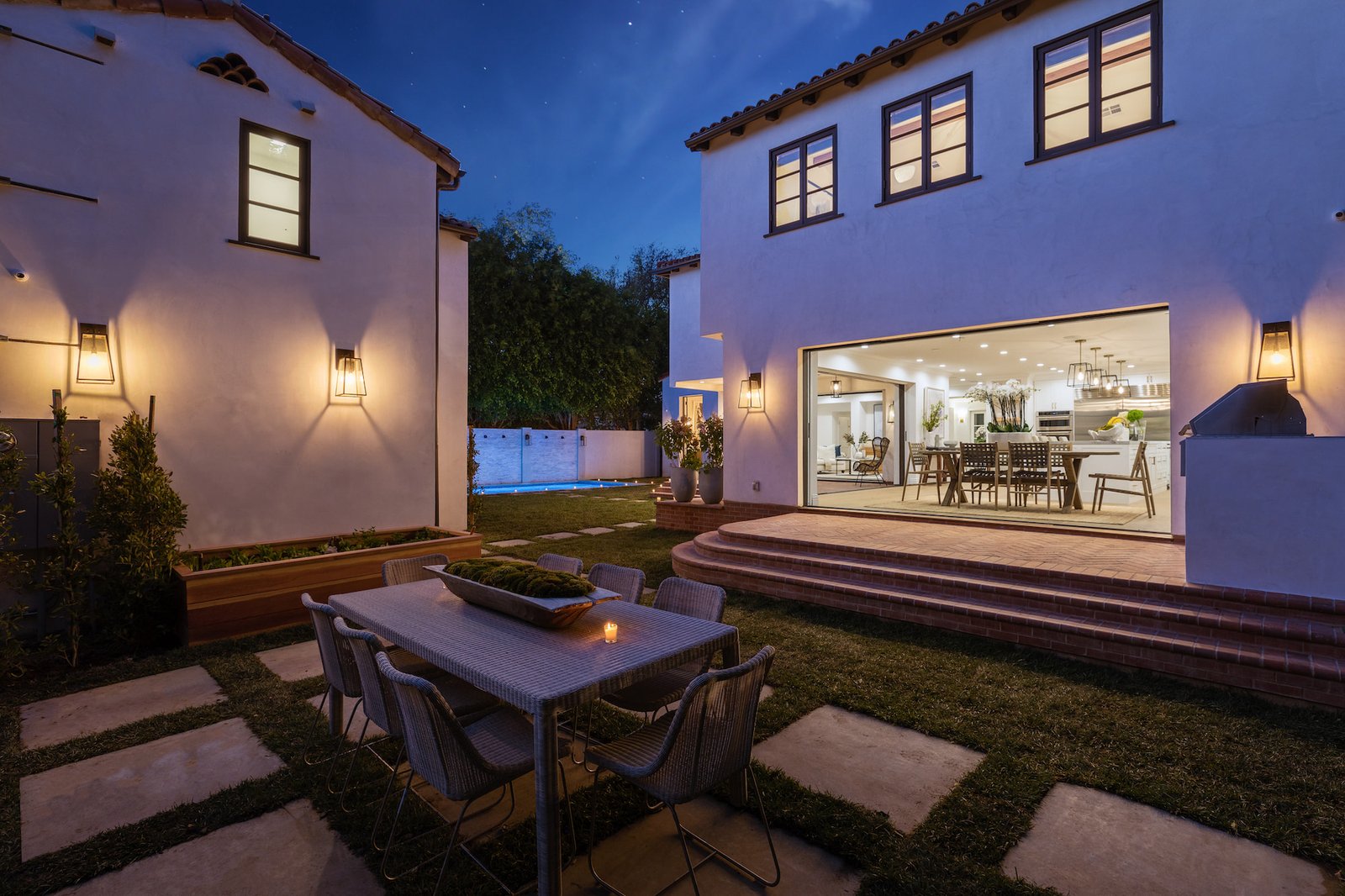 Beverly Hills Walden Dr custom home, on-site photograph 10